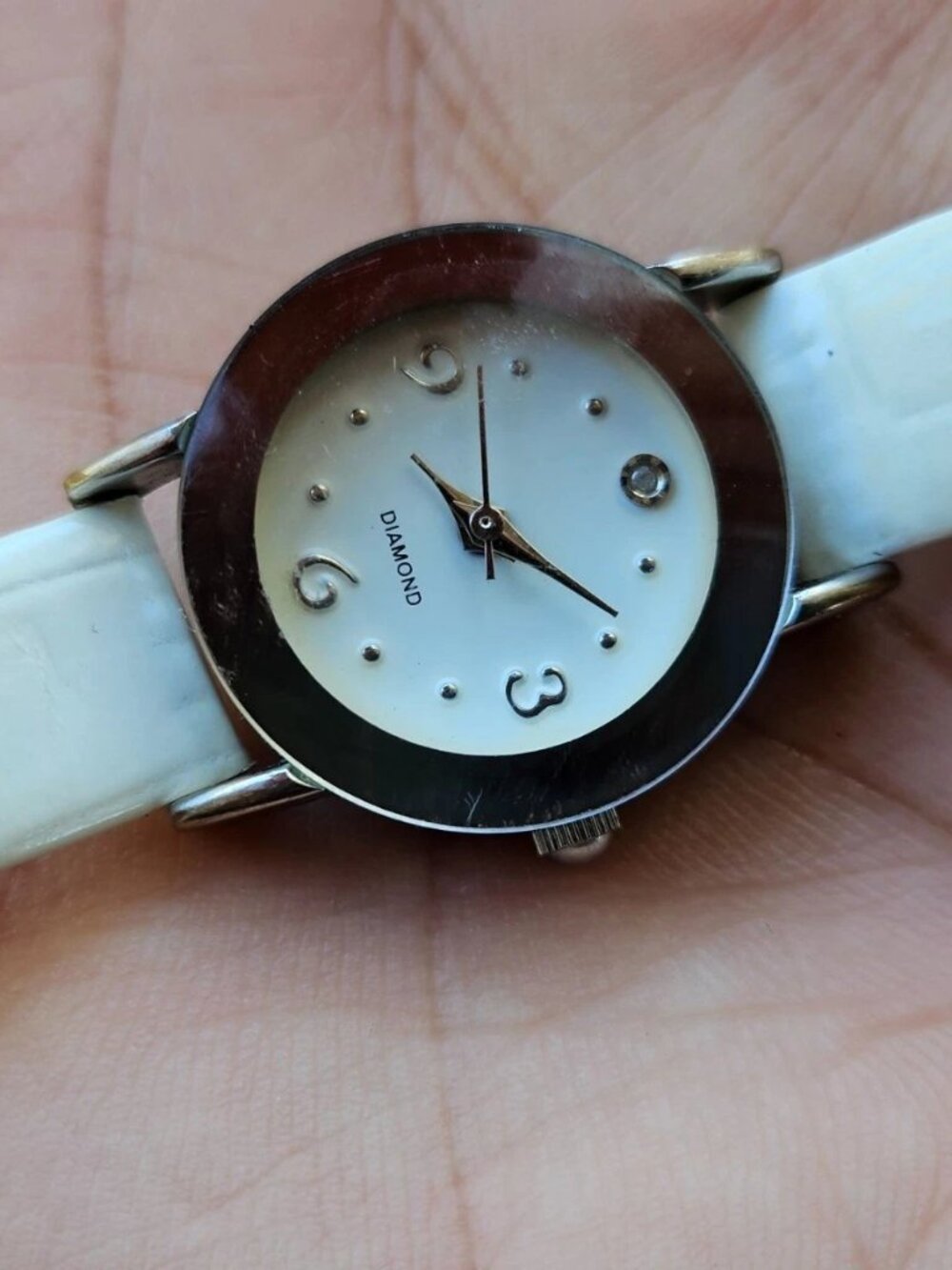 Women Wristwatch Diamond Face White Leather Band Quartz Analog Wrist watch